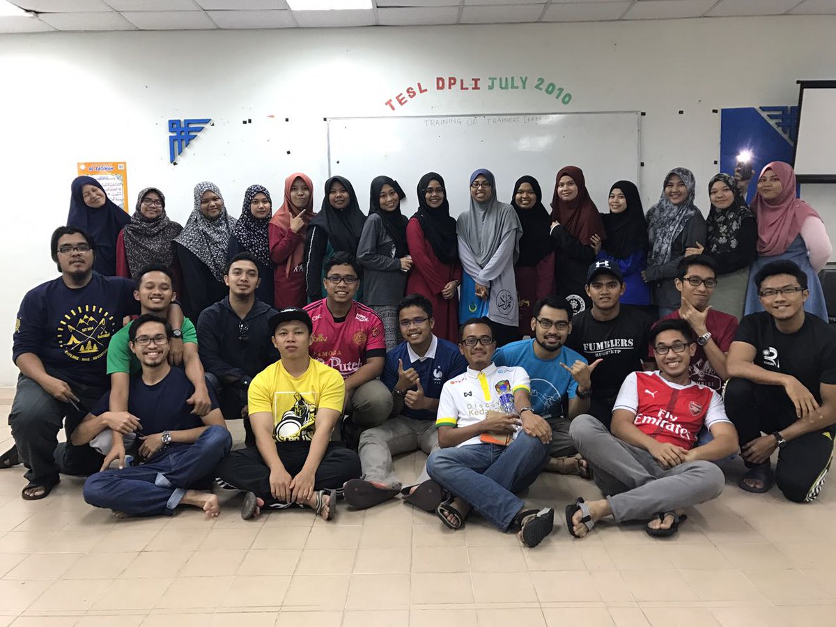 ComradeIIUM's tweet photo. Done!
Training of Trainers ✔
Thankyou to all alumni for coming and sharing the valuable input for us.
#comrade25 #tot https://t.co/aHiEiuMyZA