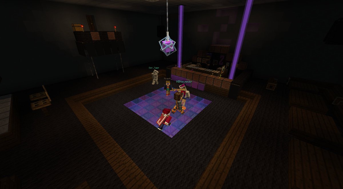 LP_Zoe's tweet photo. XiJay legt heute auf @zofenia_server auf! #Parteeey! https://t.co/RR1qcBL5UM