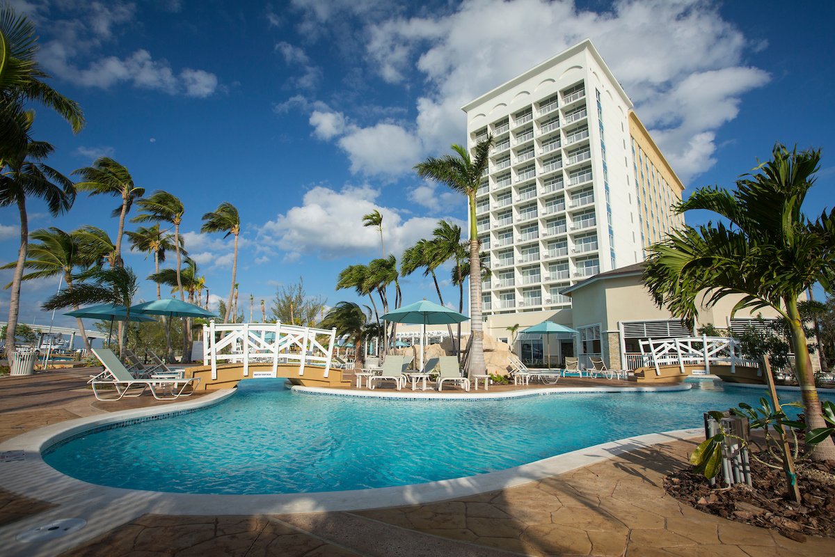 Reffes1's tweet photo. For art and chocolate lovers @Warwick New resort @Nassau_Bahamas @KTCpr #CHTAMarketplace17 @LouHammondGroup @Trent63 #bucketlist #Caribbean https://t.co/I1nz28MXFm