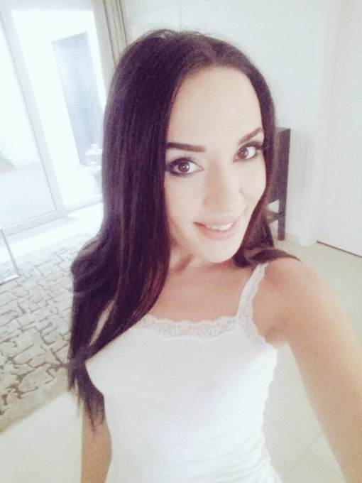 TW Pornstars - Carry Cherry. The most liked pictures and videos from