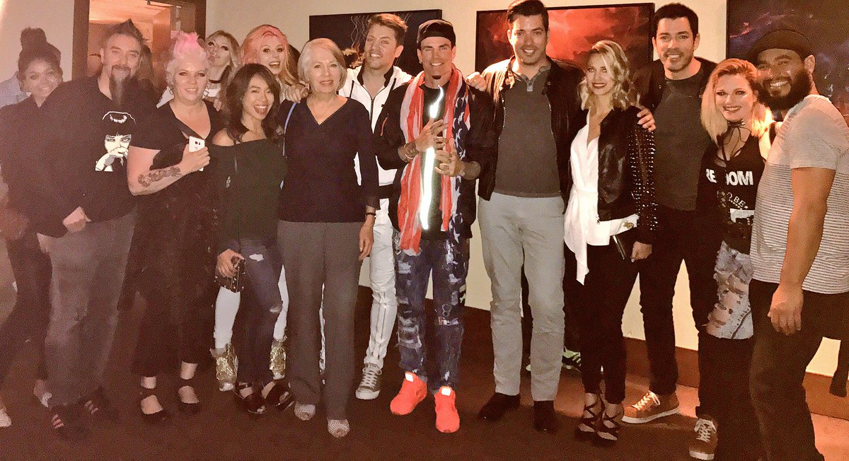 MrDrewScott's tweet image. Last night with #family &amp;amp; #friends! Thanks for a great time @vanillaice🙏