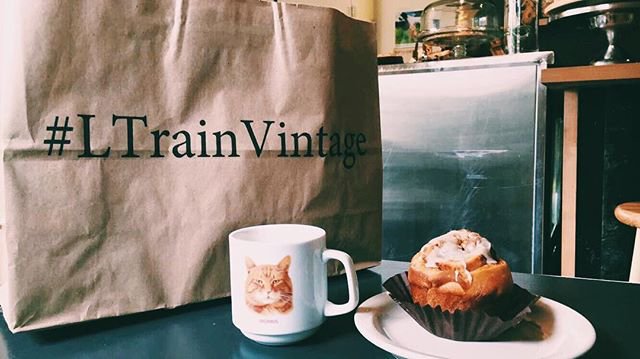 Why can’t the weekend last forever? ☕️🐱 : @anaveemusic