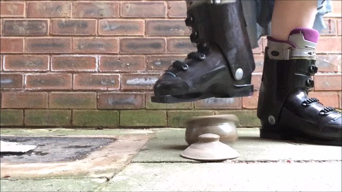 CRUSH In Ski Boots Clay Pot Foot Fetish by @Arionnakajira - https://t.co/HFmu3bqPmG @manyvids https://t<a class="tags" href="/tag/arionnakajira">@arionnakajira</a><a href="/tag/onlyfans"class="tags"><span>#onlyfans</span></a>