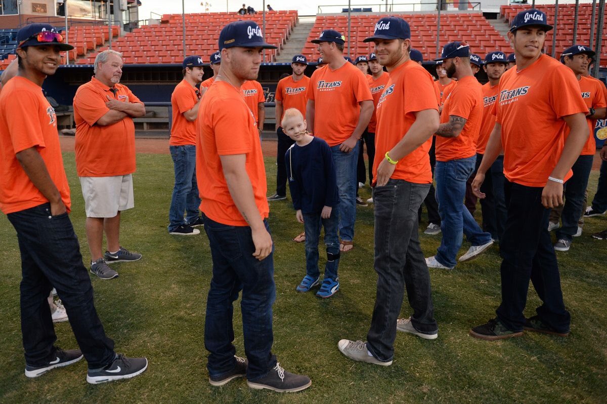 FullertonBSB's tweet photo. W/cancer, #NoOneAlone. We fight w/ @TeamCoben every day in hopes to end #ChildhoodCancer. Join the fight&amp;help #BeTheImpact #WorldCancerDay https://t.co/qEo0JhBvbK