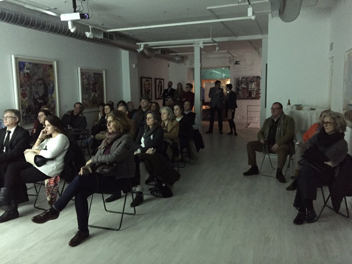 ProyectoHC's tweet photo. Conociendo a @MrBrainwash a través de la magnífica película d @Banksy #ExitThroughTheGiftShop en @ProyectoHC 
Gracias @GHISPANICA por apoyar https://t.co/njJU8WazcJ