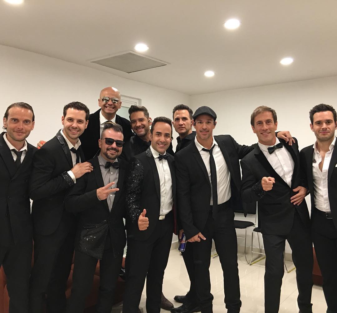 TeamMyM_'s tweet photo. ¡Que tengan feliz fin de semana!👏🎵😘🎉🙌#TeamMyM https://t.co/edIPHIeWwg