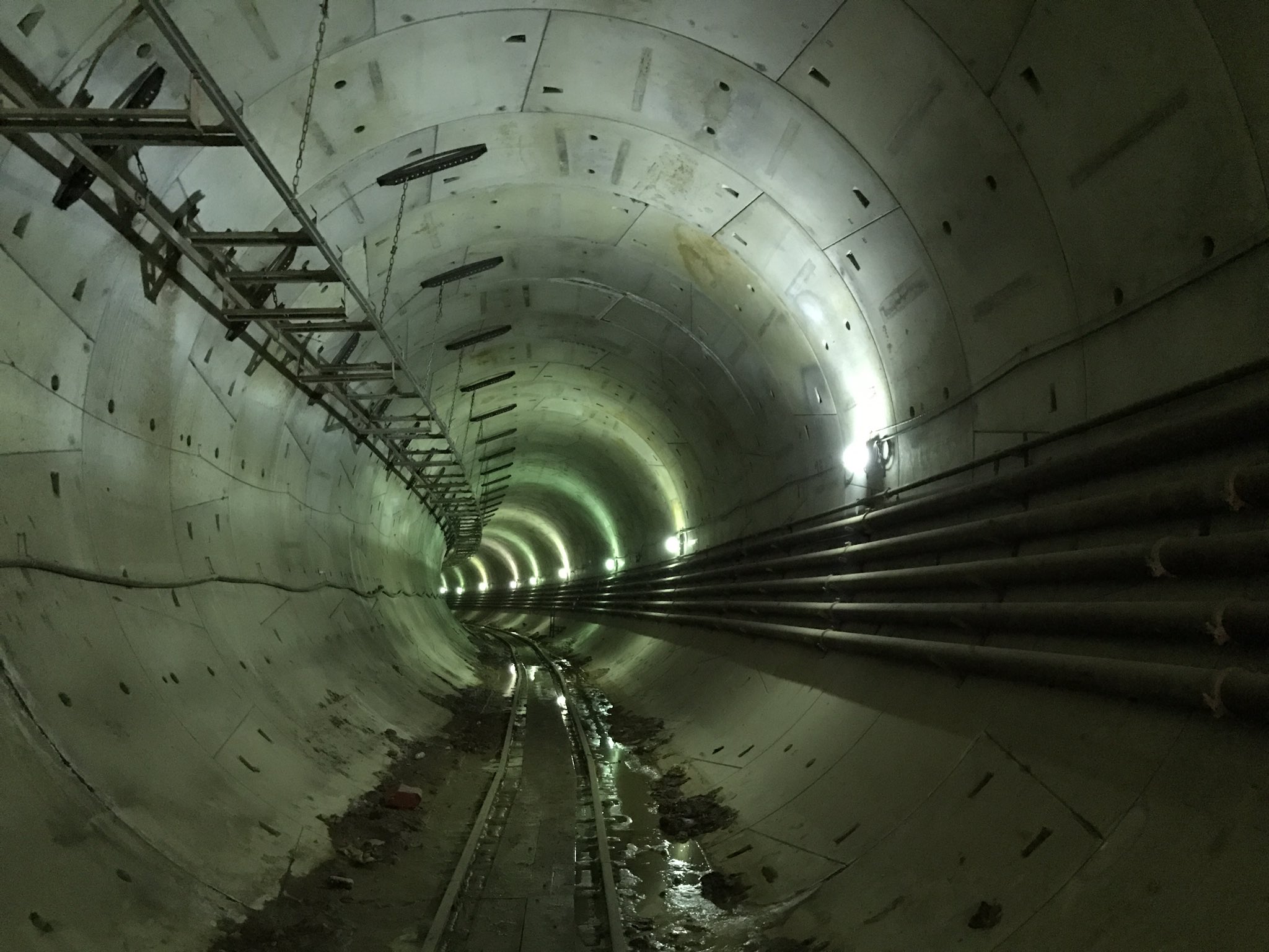 Elon Musk on Twitter "26 ft diameter tunnel running 2 miles under D.C