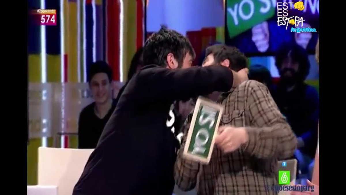 Angel_de_Ceuta's tweet photo. Beso en la boca es cosa del pasaduuu @estopaoficial @lasdestrangis @ESTOPASPAIN @estopa_nyc @EstopaRumba @titejo1 @AppEstopa https://t.co/PiU8elYpg0