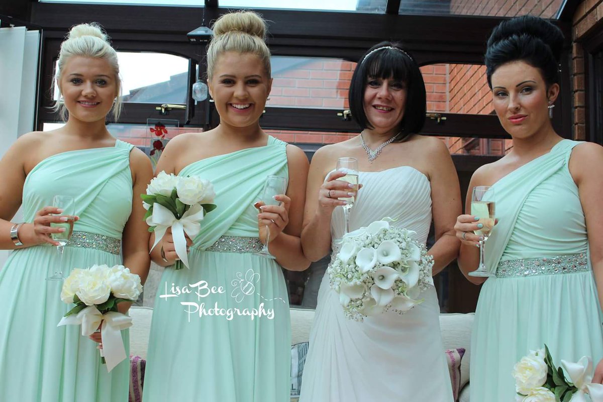 lisabeephoto's tweet photo. I appear to have neglected my poor photography page. Just a few pics from my last wedding with Lisa &amp; Lloyd 💖 https://t.co/41vuUsREb0