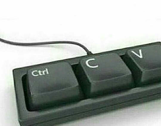 felipeortega0's tweet photo. El teclado que uso para los trabajos... https://t.co/uKTdgYEA2v