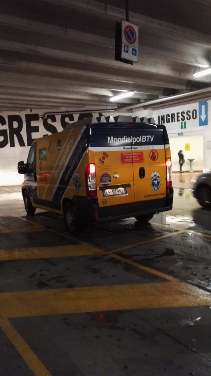 EnierMoro's tweet photo. Mondialpol parcheggia i mezzi a @CittaFiera negli spazi riservati a disabili. Maleducati e incivili #vergogna https://t.co/8B1KvW1X0Z