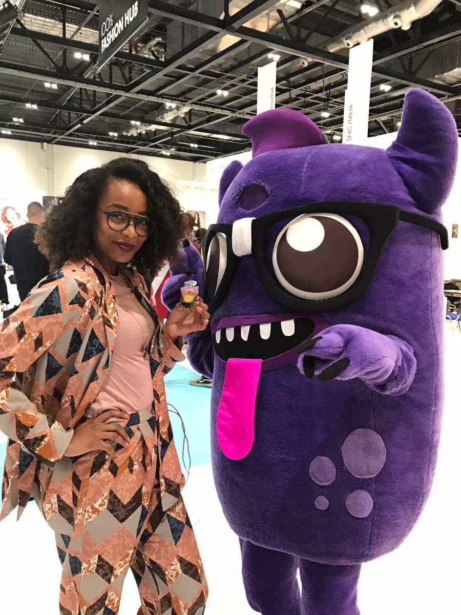 Midshire's tweet photo. Brian loved meeting @AnnalieseDayes at @100Optical today!! #strikeapose #HostedDesktop #StandB60 https://t.co/2V2eddk4Ld