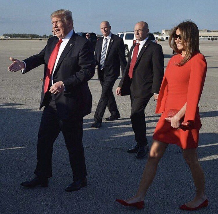 MelaniasClothes's tweet photo. Yes! Killing in red flats🔥🔥🔥 https://t.co/GqzF88xQ54