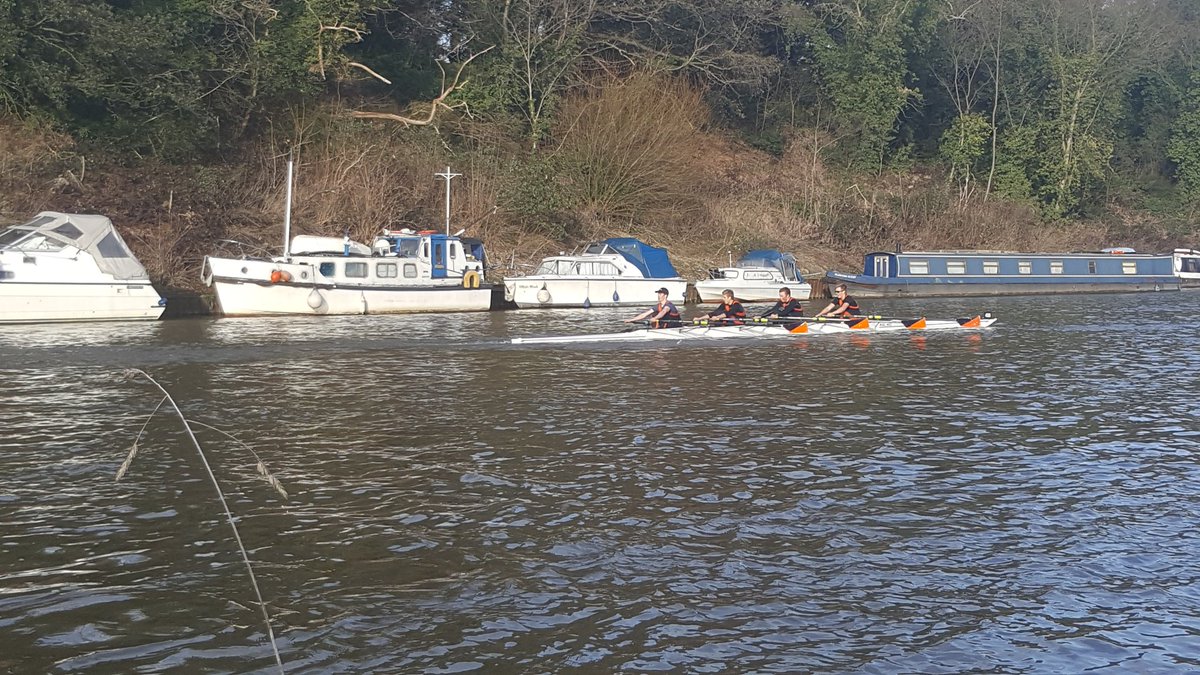 HamptonRowing's tweet image. It's a great afternoon for racing at Hampton Head, with calm water and clear skies.