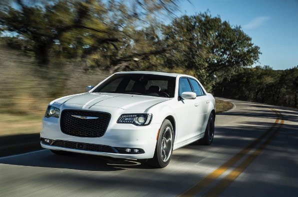 HillKellyDodge's tweet photo. Cruise your way through the weekend with the #Chrysler300. https://t.co/LHUqehfBvM