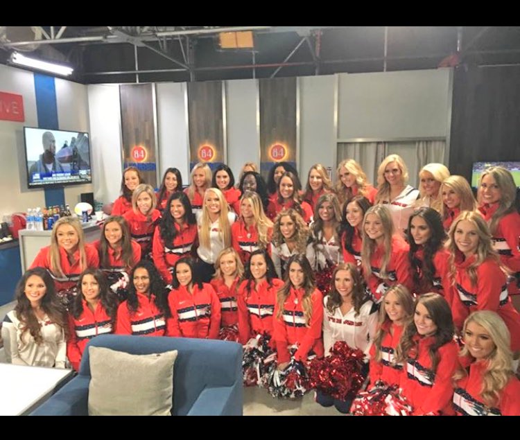 fans_patriot's tweet image. The most beautiful women! 😍😍😍
@PatsCheer @Patriots #Patriots #OneMore #LetsGet5 #DriveFor5 #PatriotsNation #DoYourJob #SB51 #SuperBowl