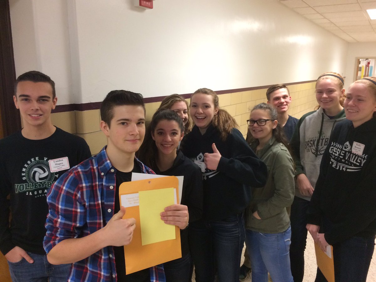 mcarls's tweet image. .@GenValleyNews Senior Division Scholastic Challenge teams planning for their next matches! #GoGVCS