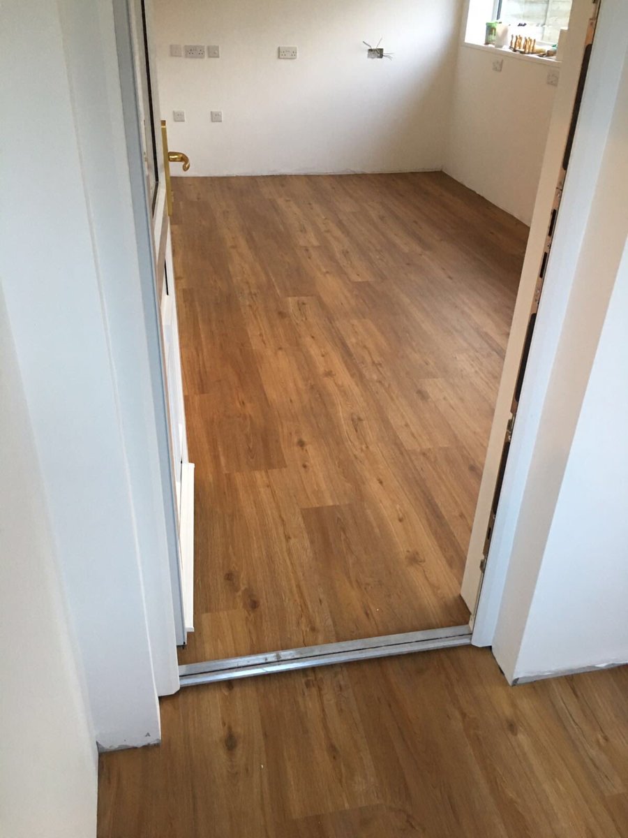 FirstForFloors's tweet photo. @TarkettUK #ID30 fitted to new extension on @FBallUK #1200pro using #f46 @SimonTarkettUK @CroftsLee https://t.co/DLhyoW2cL0