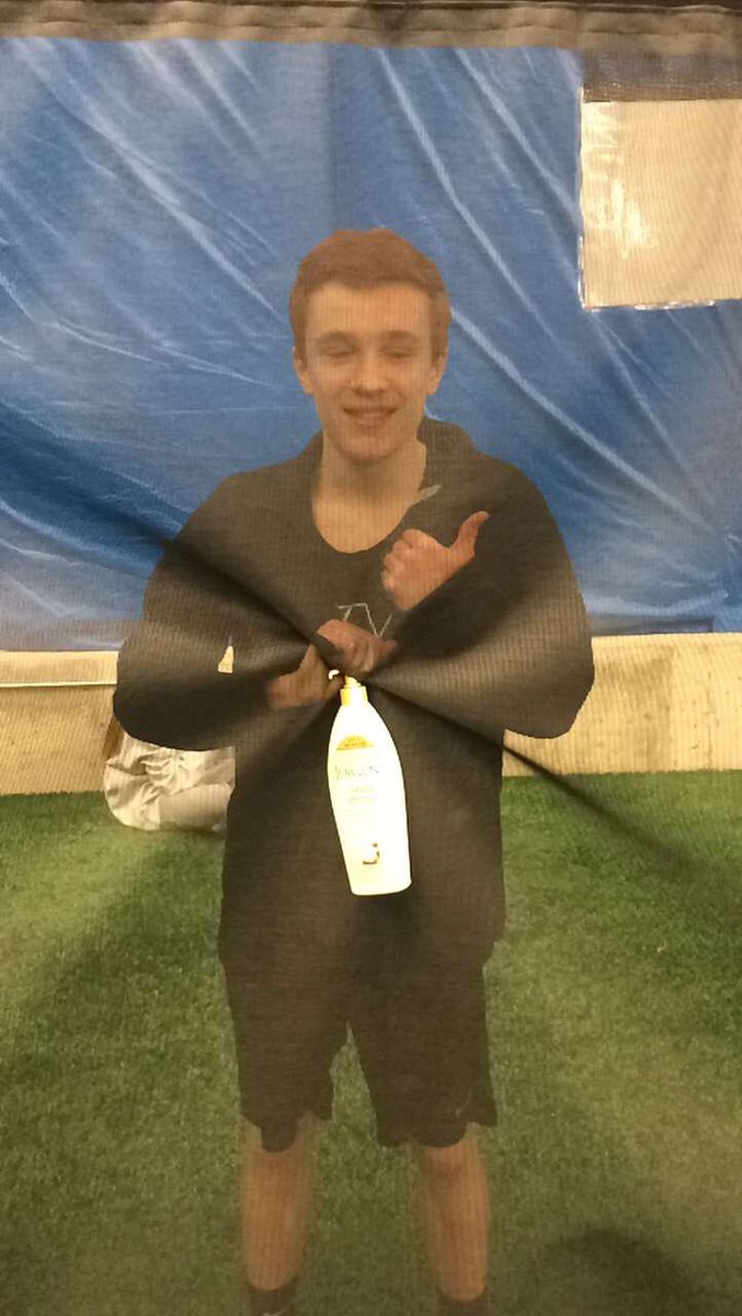 NHXC2016's tweet photo. Will you hold my lotion https://t.co/0lhspL9Ax5