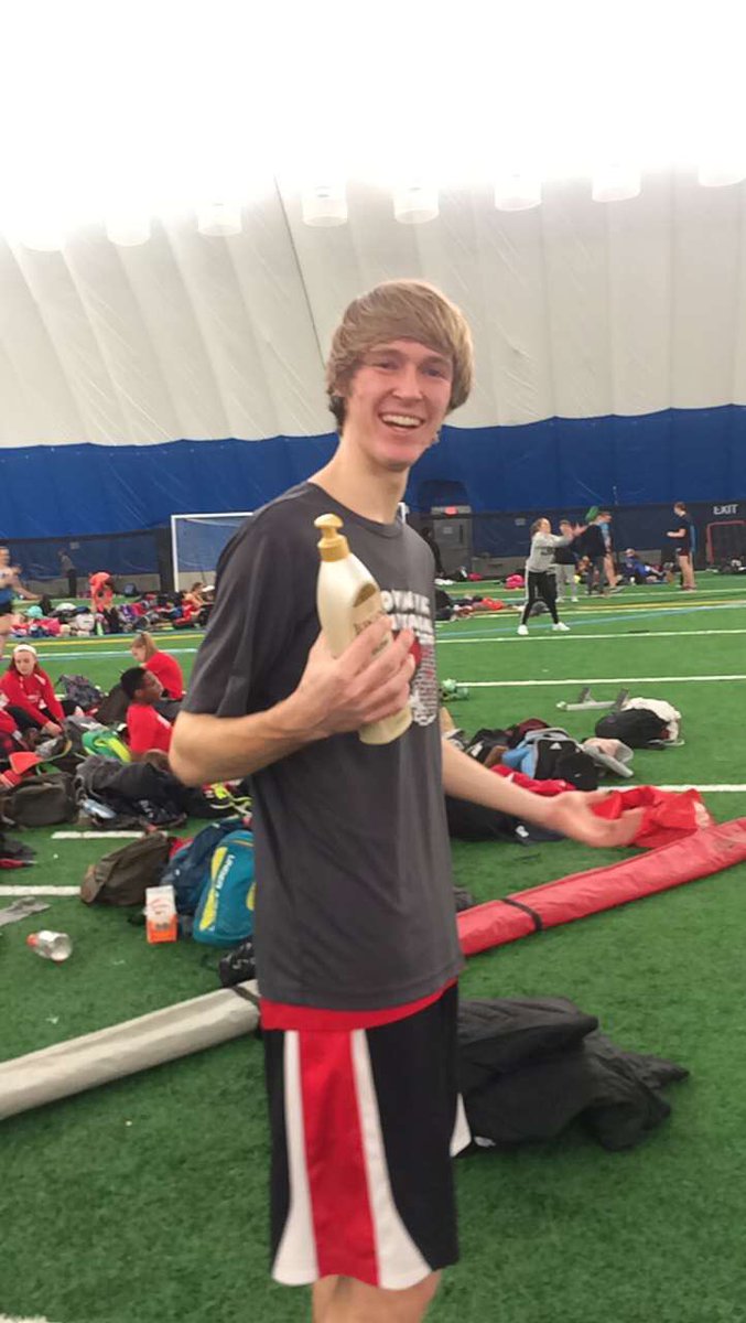 NHXC2016's tweet photo. Will you hold my lotion https://t.co/0lhspL9Ax5