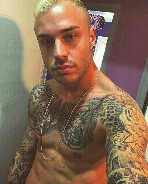 braianemiliano_'s tweet photo. Me siento bien fuerte... 💯🐅 #adrianrodriguez #deanimal #hispanoface #espiritu #namaste #inklove #namaste #accion... https://t.co/OwNwre47U6 https://t.co/lOa5ayCE41