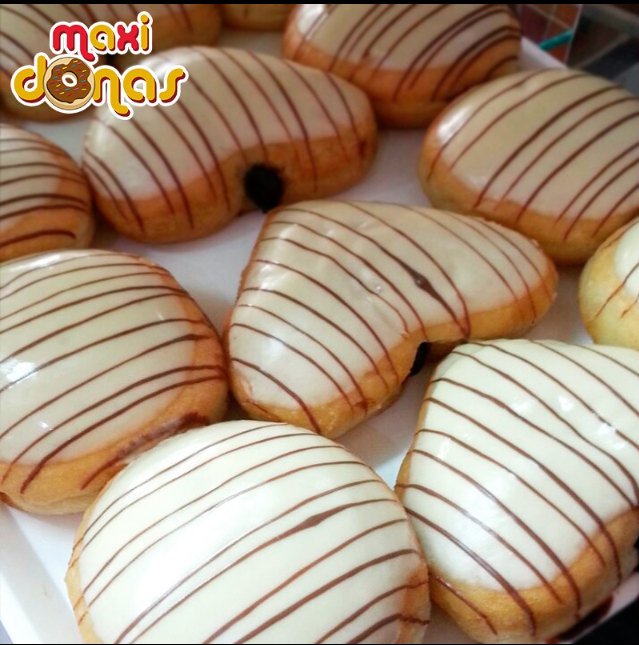 MaxiDonas_ve's tweet photo. Sรกbado para compartir #MaxiAmor ๐๐ณ๐ฉ๐
#NoSonDonasSonMaxiDonas
#MaxiDonas
#Chocolate https://t.co/iA2u3pcpmM