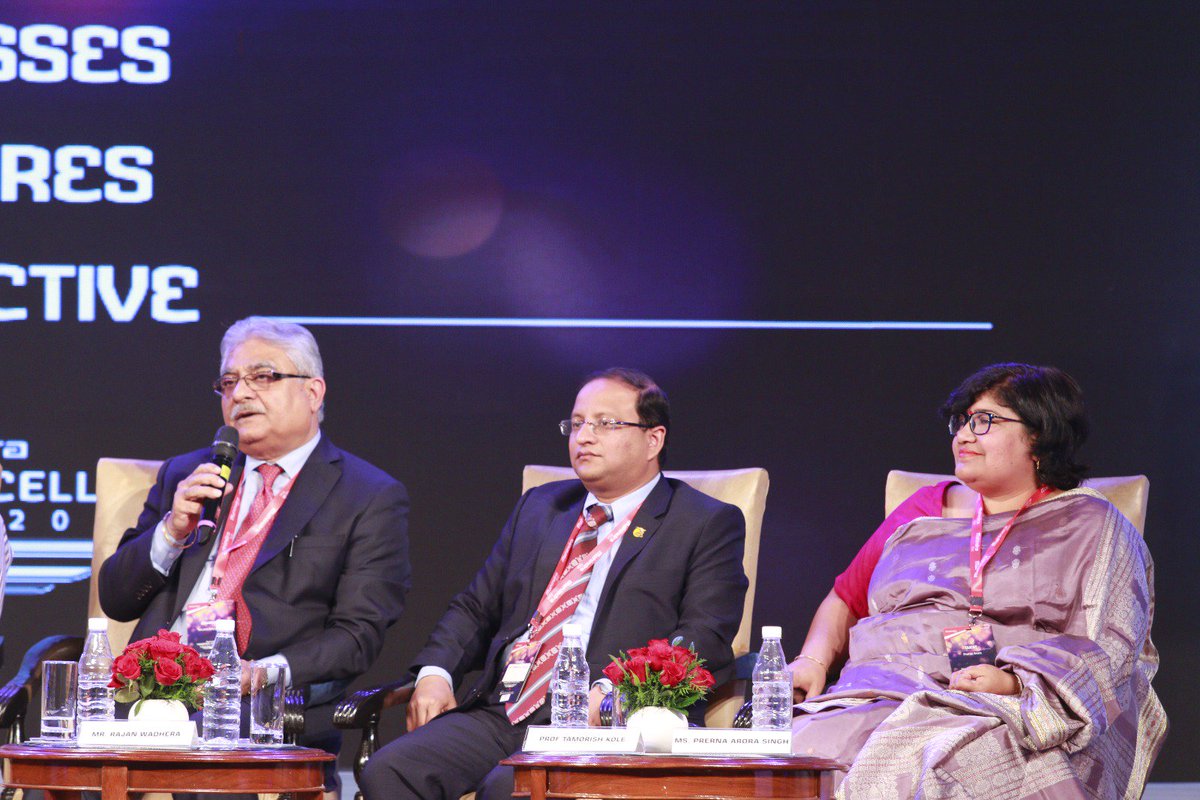 trucks_dekho's tweet photo. Panel Discussion on Road Safety at MTEA 2016.
#META2016 https://t.co/Q74g1u6XDv