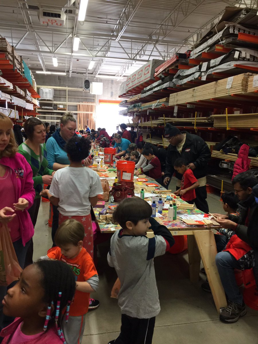 shellytodd23's tweet photo. Record # at our 2034 kids Valentines ❤️❤️workshop 200+ and counting and it's only 11am!!!!!! @LHdepot https://t.co/CVjkcSQ3Hf
