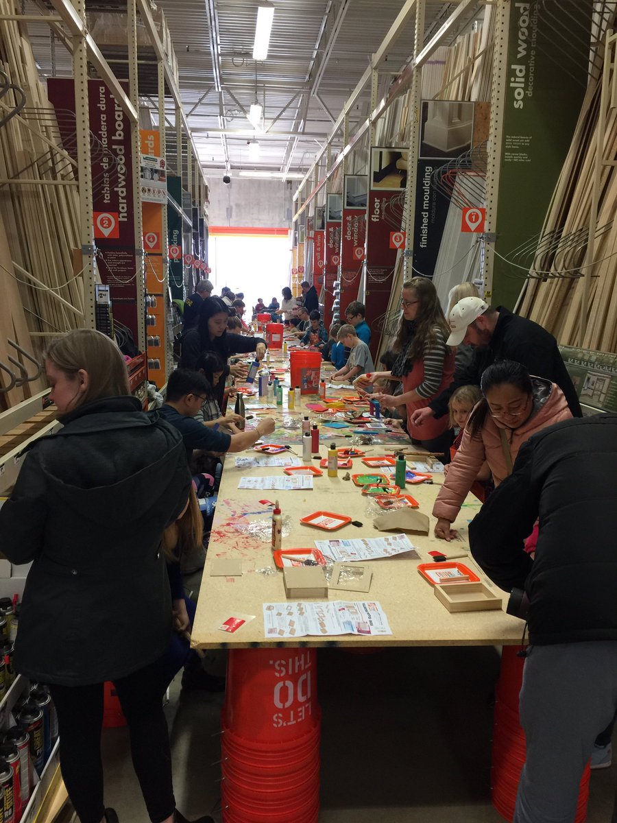 shellytodd23's tweet photo. Record # at our 2034 kids Valentines ❤️❤️workshop 200+ and counting and it's only 11am!!!!!! @LHdepot https://t.co/CVjkcSQ3Hf