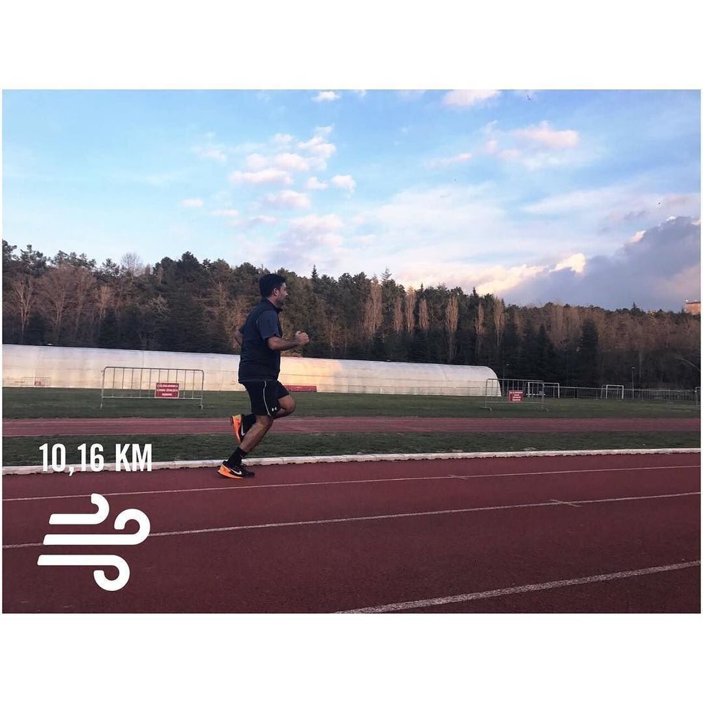 OzgurUcman's tweet image. Last 8 days for #Barcelonahalfmarathon #waytobarcelona #edreamsmitjabcn #garmin #nike #nik… ift.tt/2kzZHOH
