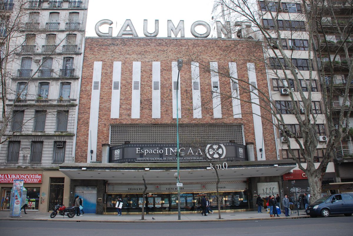 PromosEnCines's tweet photo. En el #Gaumont con entradas a $30 podés ver La idea de un lago, @cuatrerospeli, La noche, El invierno, @Linea_de_cuatro o @LasIneses https://t.co/B3shB07d1k