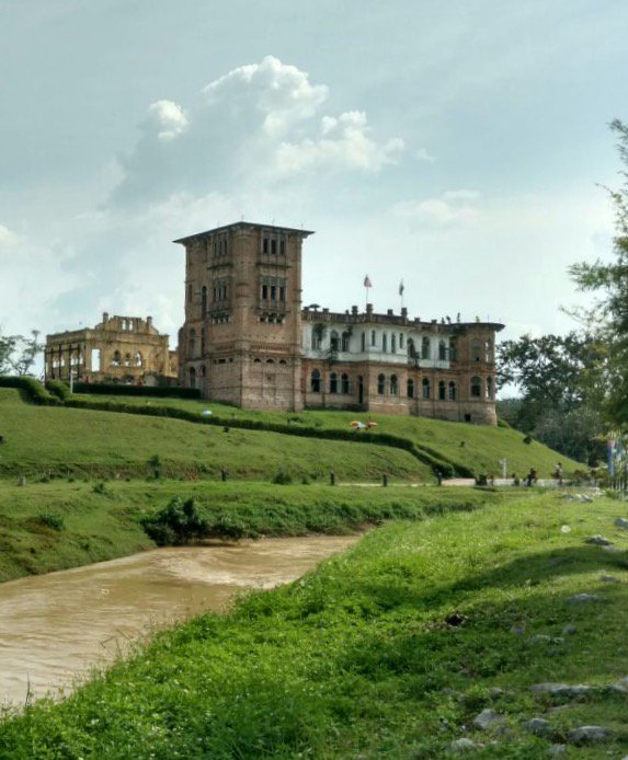 Affable1Me's tweet photo. #kellycastle #haunted #rayariver #traveldiaries #malaysia https://t.co/BIvNGjyZTB