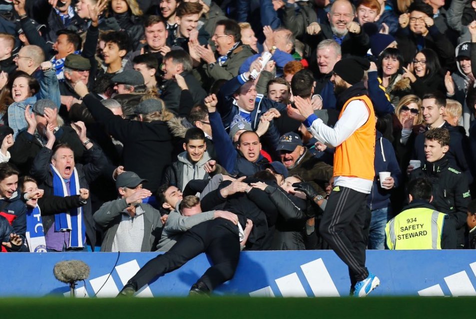 JvanderB78's tweet photo. Prachtige emotie, pure blijdschap omdat er veel, zo niet alles lukt! Ultieme droom van iedere coach! @ChelseaFC #antonioconte #strijdplan ⚽ https://t.co/Gkg7Myauwt