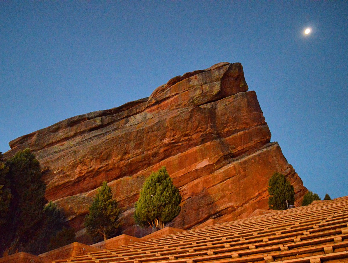Rise and shine. #RedRocksCO