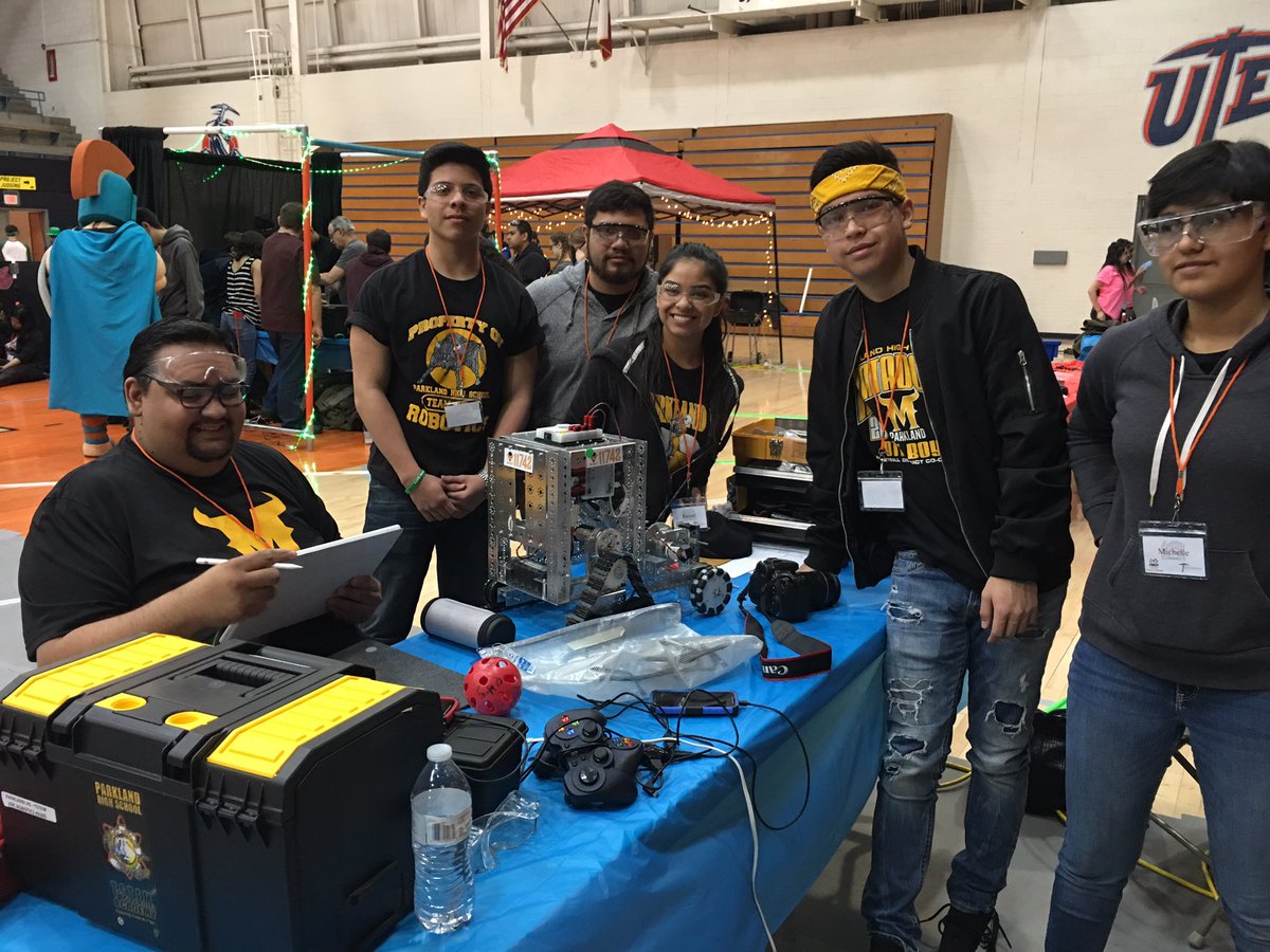 CulverPaoli's tweet photo. Team Matbotz and Novibots @ UTEP for FTC. Proud that you've made it so far! 👏🏻👏🏻👏🏻 @phsmats @DrHenson2 https://t.co/gOaqnw5n1U