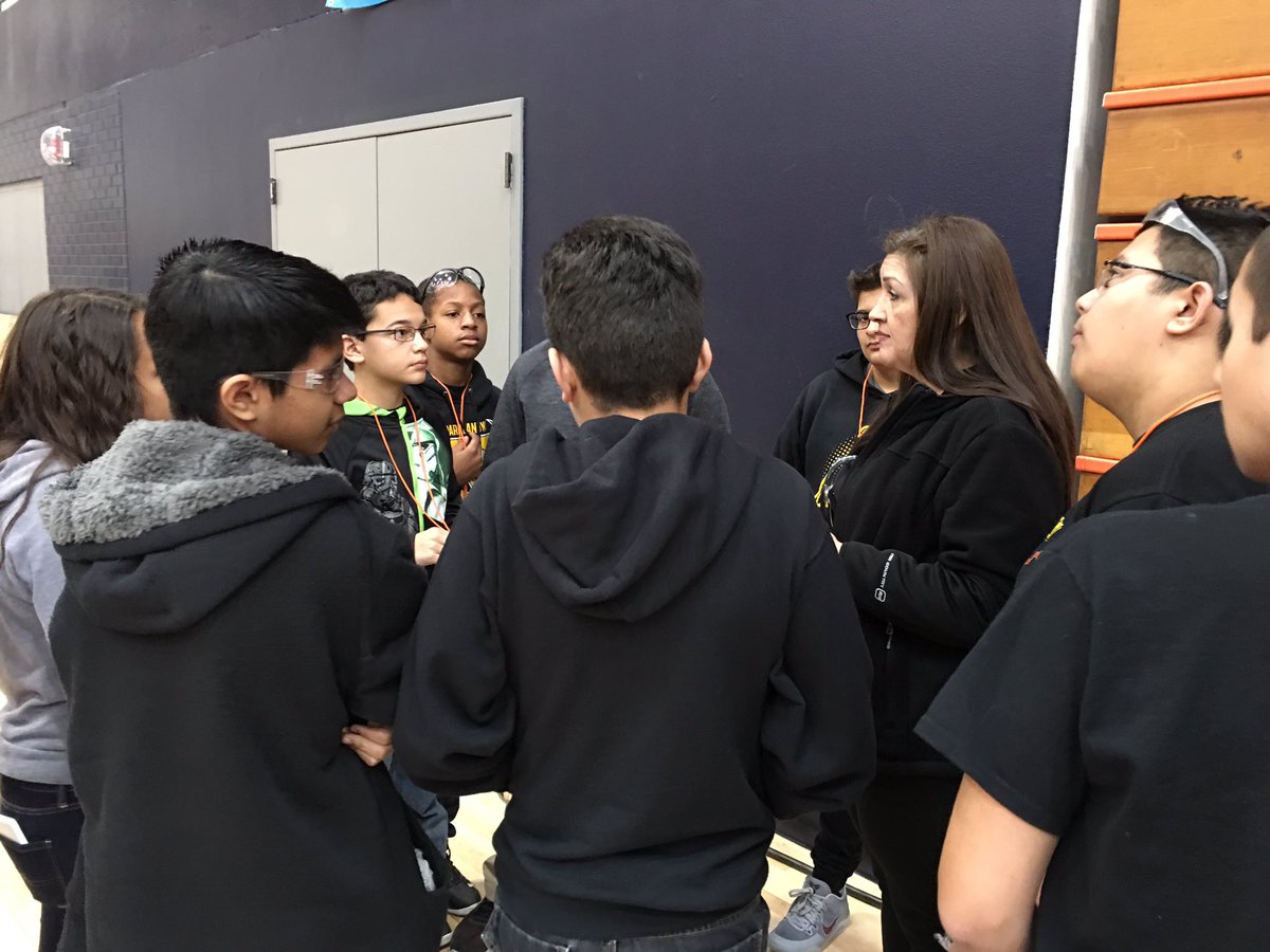 CulverPaoli's tweet photo. Team Matbotz and Novibots @ UTEP for FTC. Proud that you've made it so far! 👏🏻👏🏻👏🏻 @phsmats @DrHenson2 https://t.co/gOaqnw5n1U