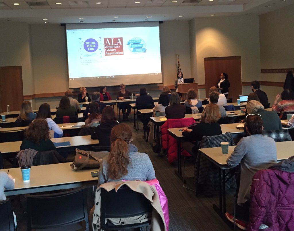Great turn out for Build Your Personal Brand today at <a href="/DPPL/">Des Plaines Library</a> #rechargelibraries