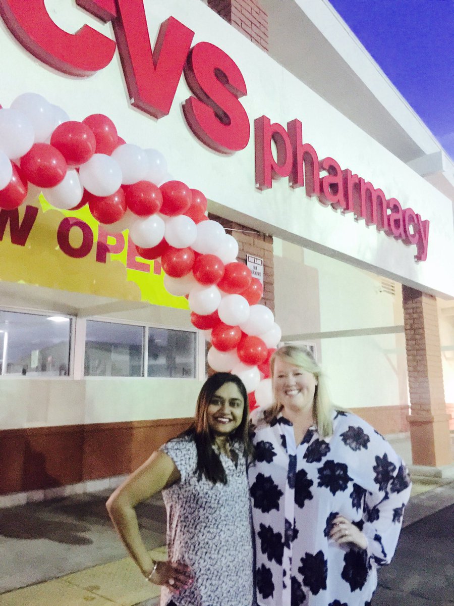 smdesai1230's tweet photo. 6am grand opening celebrations and still going strong! #store11034 #teambuilding #D3 all In https://t.co/wkFG76qq2i
