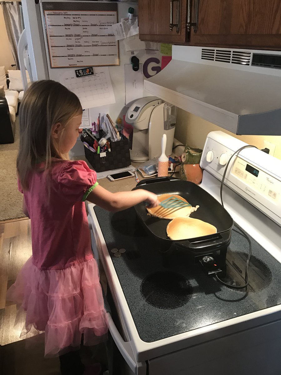 TGrinde6's tweet photo. It was a pancake kind of morning in the Grinde household...Mixed in a Lean packet..delicious
#pancakes #breakfast #FitteamLean #fitteam4life https://t.co/GlmH0PmuqN