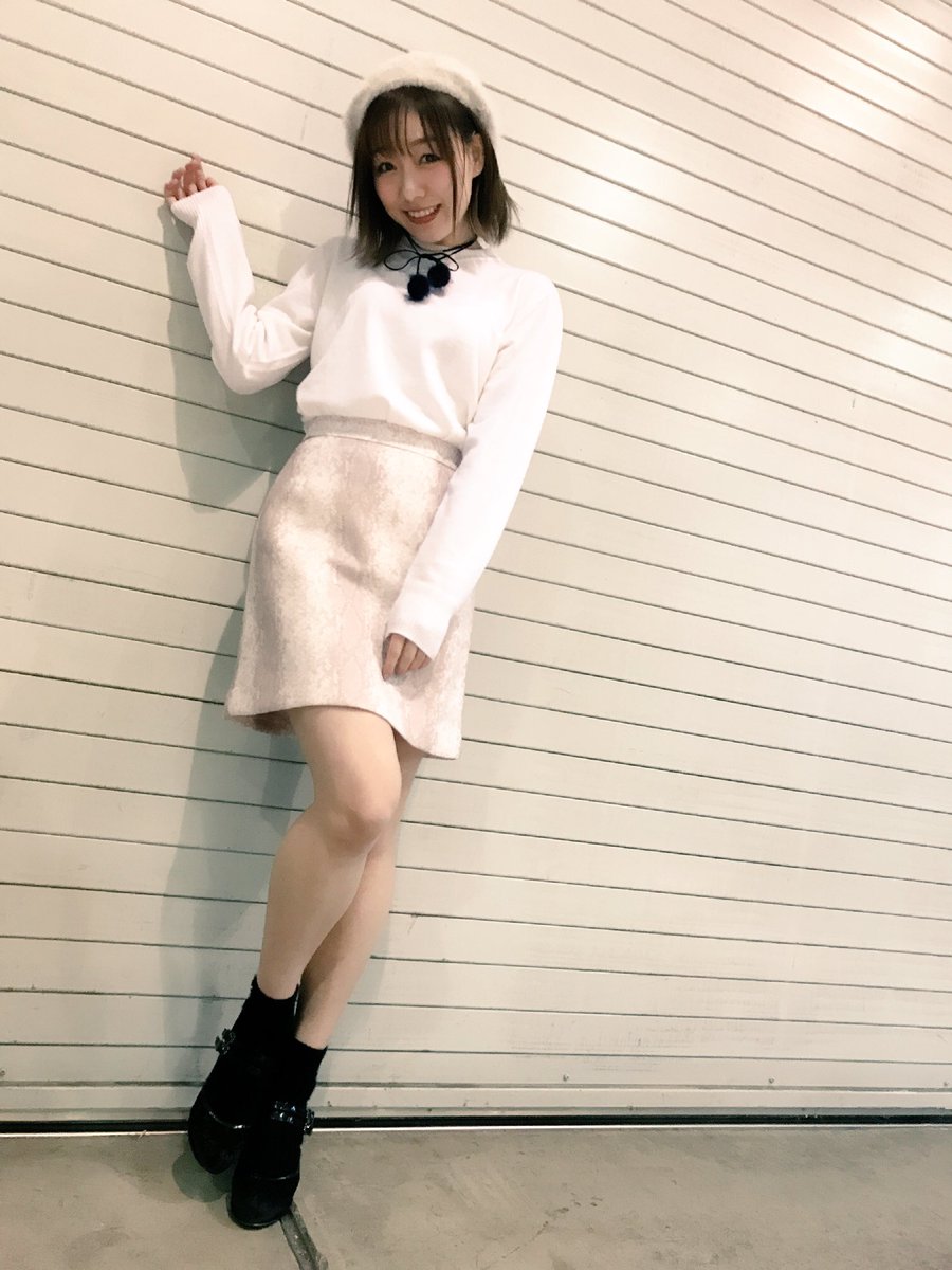 須田亜香里 Ske48 Twitter પર 今日の私服は高橋みなみさんがカバンも含めてコーディネートして 斉藤真木子さんと私にお揃いコーデでプレゼントしてくださった服でした かなり 好評でした メイクは下の目尻をじんわりボルドーのシャドウでぼかしました