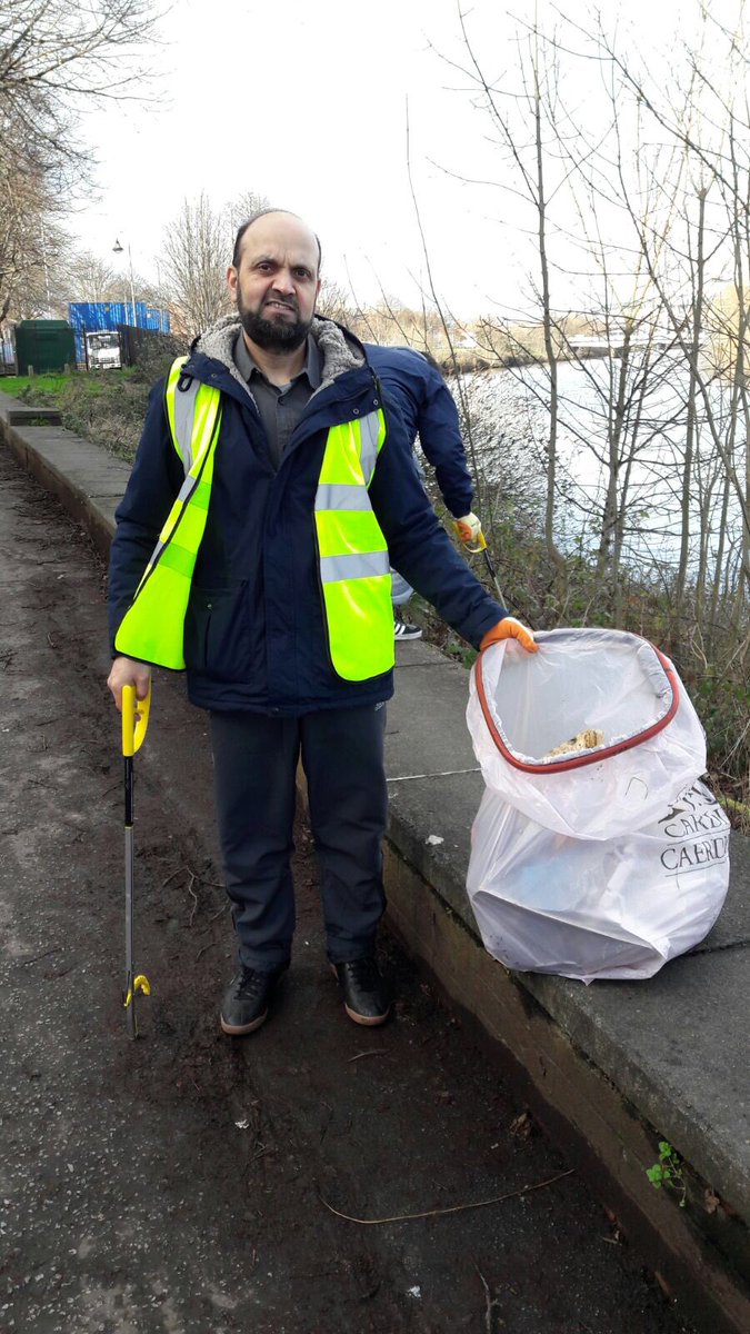 TariqAwan1757's tweet image. Thanks everyone who came to help clean up #Grangetown today from the Grangetown Muslim Cultural Centre. Very productive session [1/2]