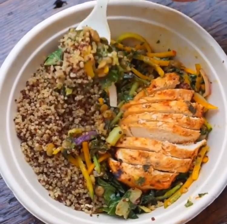 roastkitchennyc's tweet photo. 🎶 Good gracious chicken bodacious 🎶 https://t.co/xpBEObbGso