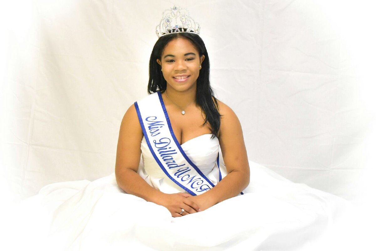 Jprincesst25's tweet photo. Today is coronation day!!
πΈπ½β¨ππ
#MissUNCF #DillardU https://t.co/LwtAzVixEB