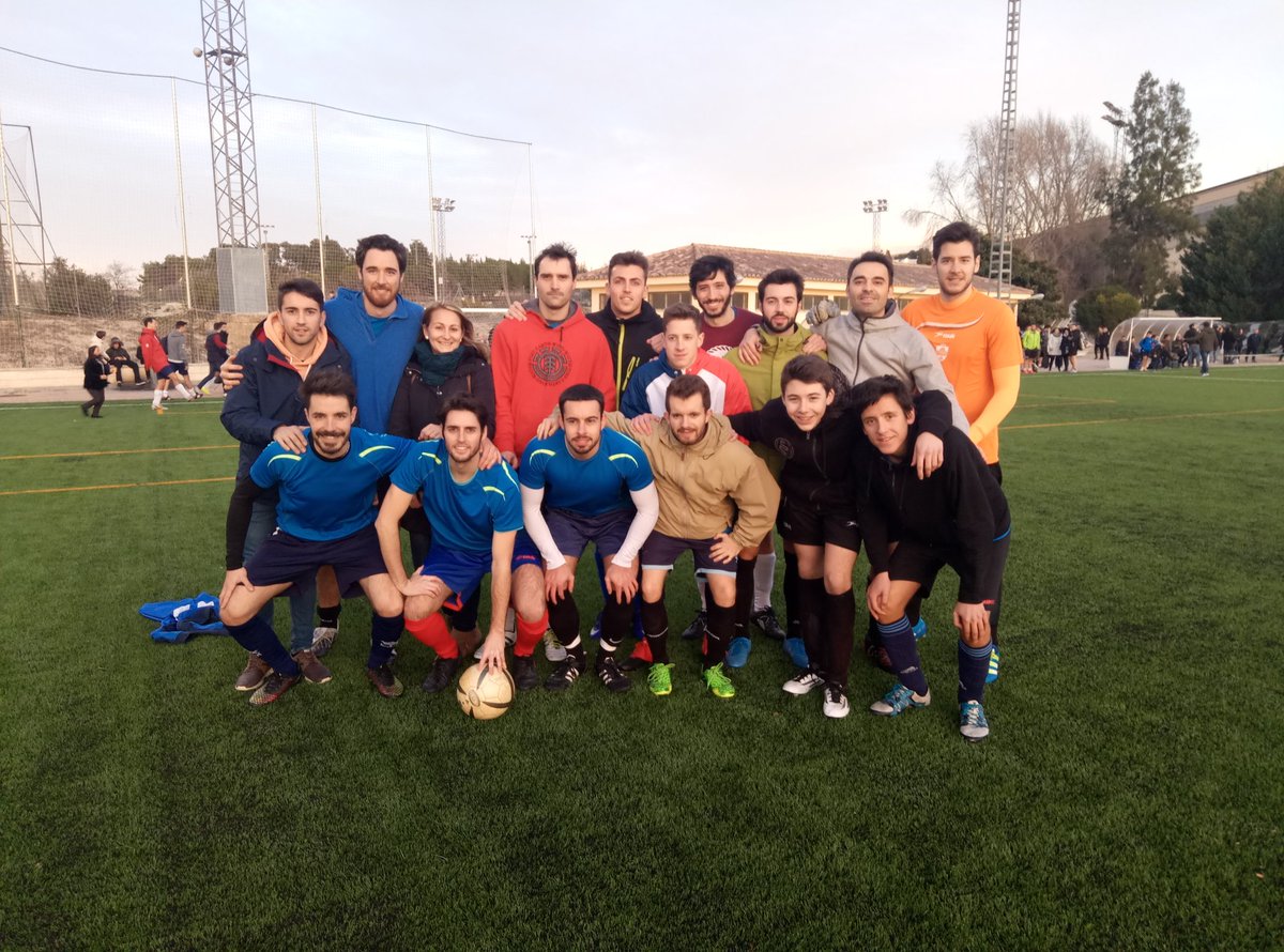 Comparsa_Taifas's tweet photo. Comencem el segon partit de futbol!  A guanyar!!! #MiCOnti2017 #MigAny https://t.co/CIuPvLeZ4d