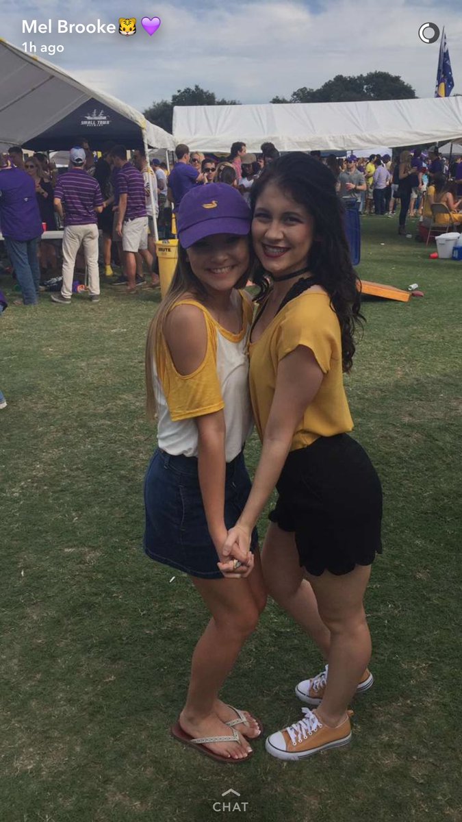 drayacrawford's tweet photo. GOOD LUCK TO MY HOTTIE OF A BESTIE AT QoQ!!!💚🌲👑 #treequeen @melliebrooke https://t.co/SJBxmYIwyt