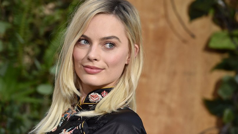ladbible's tweet photo. Just a clip of Margot Robbie shouting 'suck my dick' at the top of her voice... https://t.co/ics4OF4ZFe https://t.co/oVBqIzUpEd