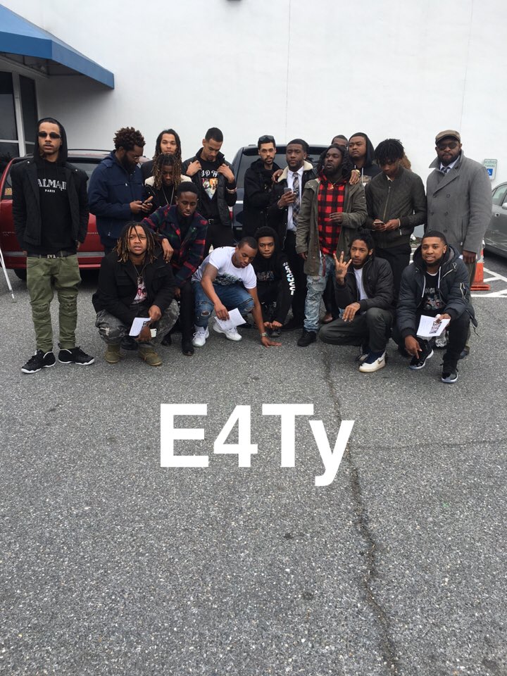 ffs_j0's tweet photo. For da wopp #E4Gucci https://t.co/tLyBhMUl3W