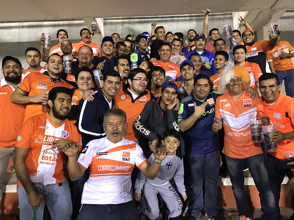 arturodmz's tweet photo. @JLeveron16 @Im_samba7 @CFCorrecaminos @chivarosas @ricachavez @AscensoMX #vamoscorre la tribu @miownsoficial presente en el triunfo naranja https://t.co/wPYC3AJhX1