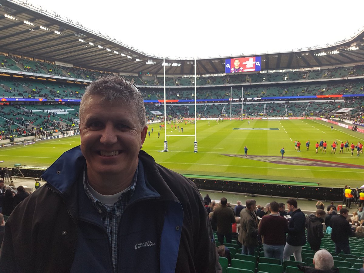 martinjpiper's tweet photo. Before kick off in West London. Looking forward to the game. https://t.co/v7n8fz4Nj3