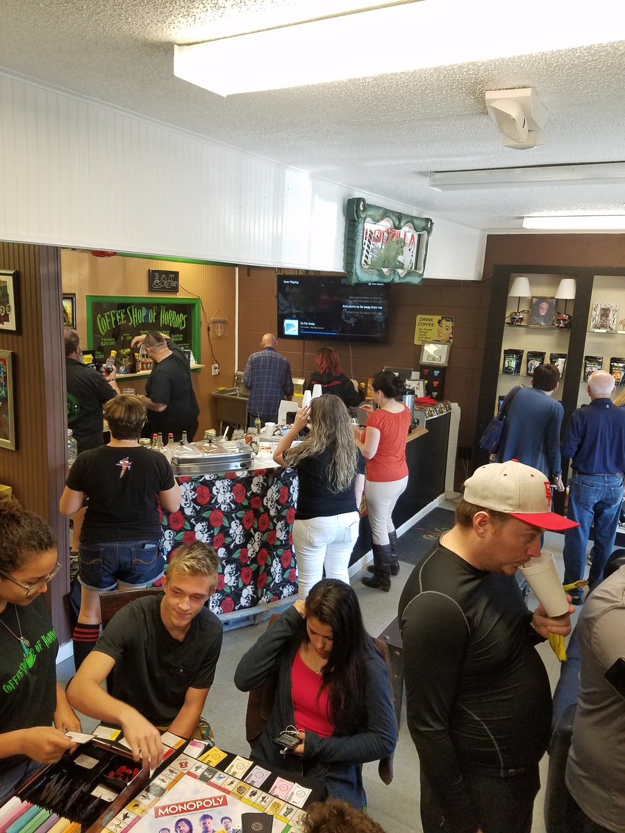 Kk4Pyn's tweet photo. Scary crowd @CSoH https://t.co/LRyJPKr2gR
